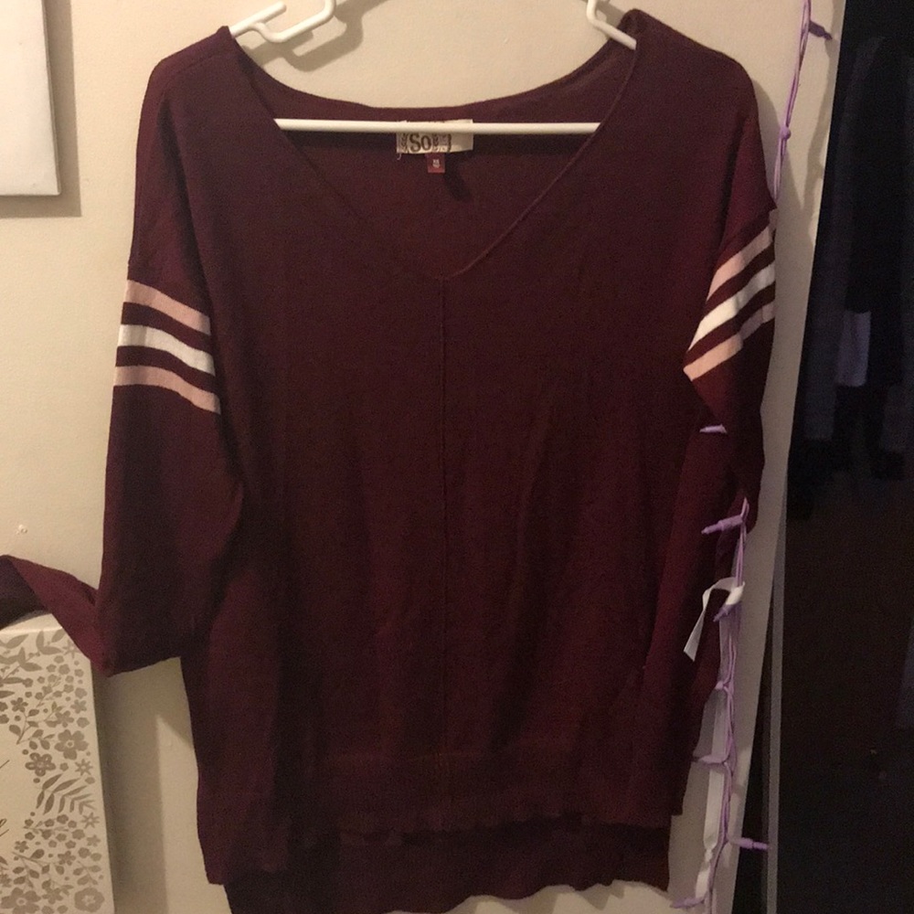 Kohl’s oversized striped sleeved vneck sweater